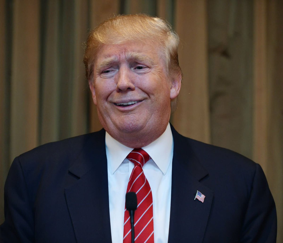 MaddyDMG's tweet photo. Dear North Korea, On behalf of white people from this side of Florida please don't bomb us, take this guy instead: https://t.co/WErnfBtyZA