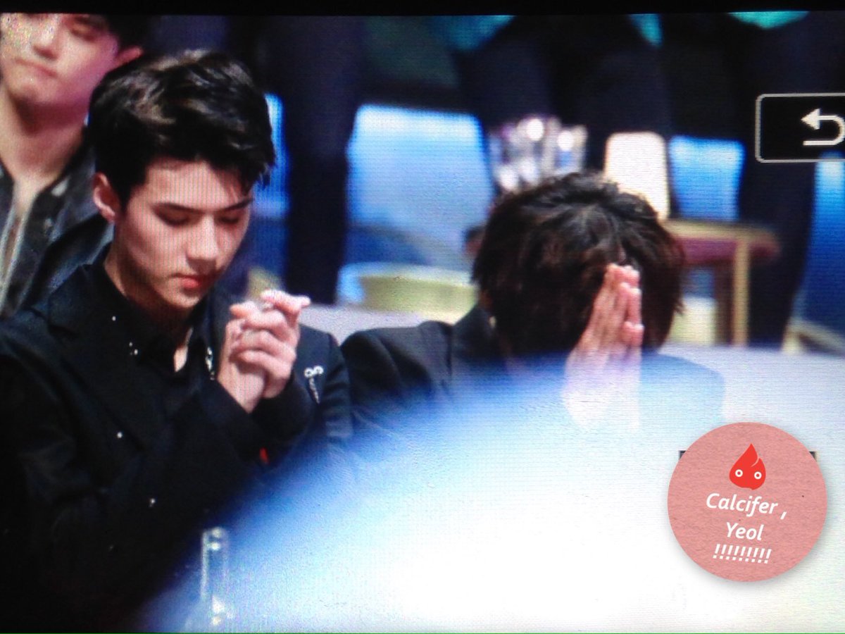 _IMBOWVYBD's tweet image. ฉันอยากให้มันเป็นภาพความทรงจำที่แสนวิเศษ ฉันอยากเป็นเอลี่ที่อาจจะเป็นแค่ตัวอักษรตัวเดียวที่ช่วยเขียนลงไปในหนังสือเล่มนี้ที่ชื่อว่า EXO