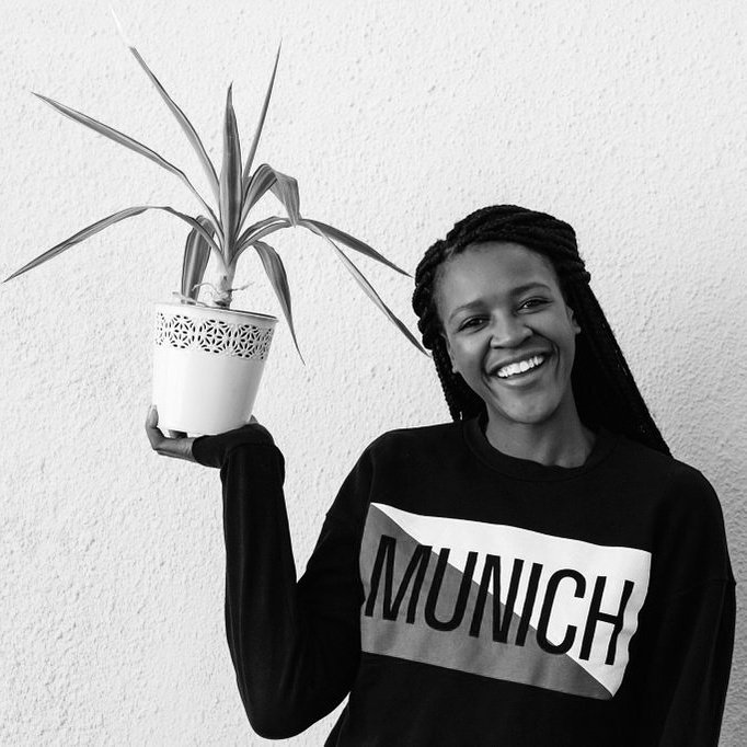 monochromemag's tweet photo. @Khoisan_Yogi @Lacy_Lover #BloggersWeLove: Emily Kandanga
8 Questions for @emilykandanga now up on site.
https://t.co/hQwqzkCWhw https://t.co/wWAefNUo0V