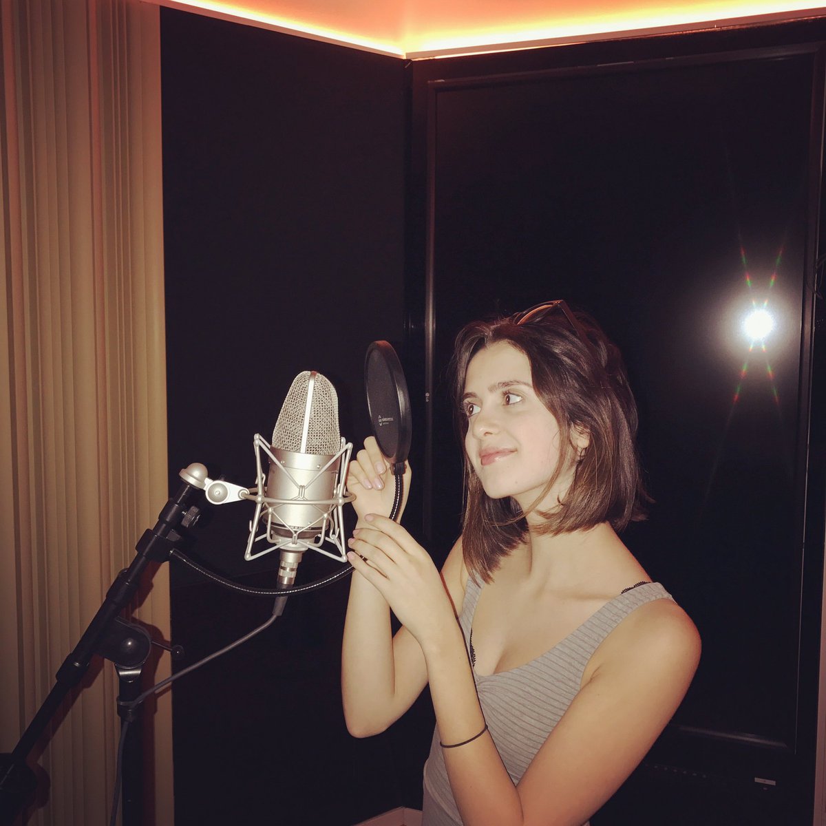 LauraMaranoSP's tweet photo. IG 📰||lauramarano:"Yo toda la semana,y estoy bastante emocionada sobre eso🎤" https://t.co/kNxEIshdCB