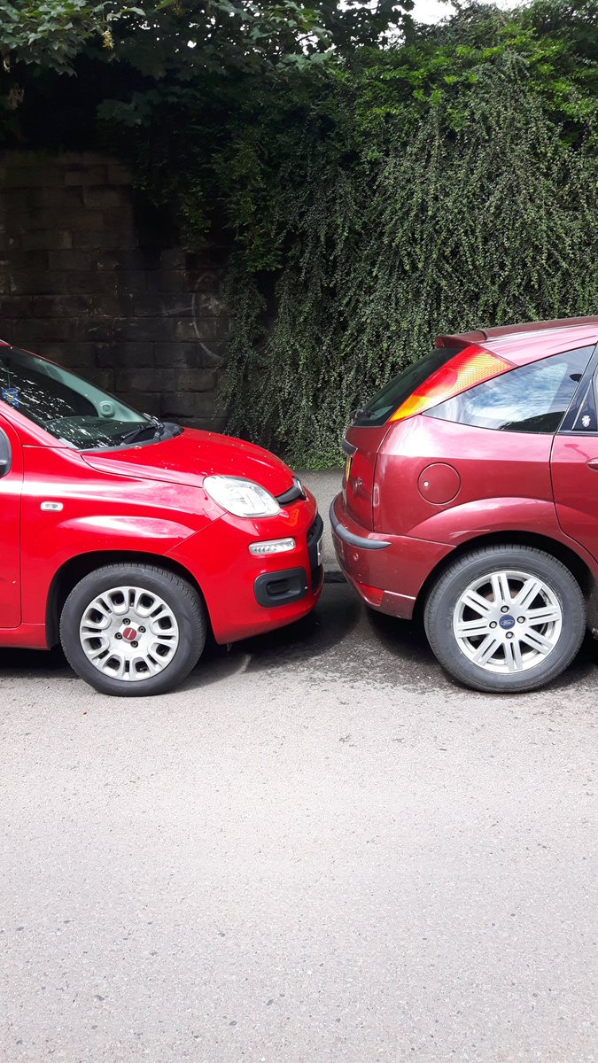 ProperIndecisi1's tweet photo. How close is Ryan to morphing into James Leslie? #seniorhostforlife #RFESS17 #livisblockedin #icantmovemycar https://t.co/uqlCcWSNVz