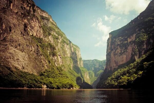 ServicioCAPP's tweet photo. Excelentes fotografías del cañón del sumidero, antes y después de hacerlo navegable. @GonzalezAlonsoM @Turrinsm https://t.co/7oylIHhKg7