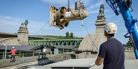verbundag's tweet photo. Streamdiver heißt die Wunderturbine von @Voith_Hydro, extra für kleine #Wasserkraft. 5 Jahre getestet, #laeuft https://t.co/KgXsLQkhqK https://t.co/SsvgnDXb04