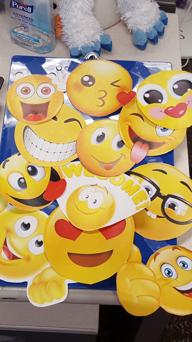 de11nice's tweet photo. Pick an emoji, put a smile on someones face! #alwayssmilin, #smileweek
@HARRISBURG_CC https://t.co/SlBX3mEof1