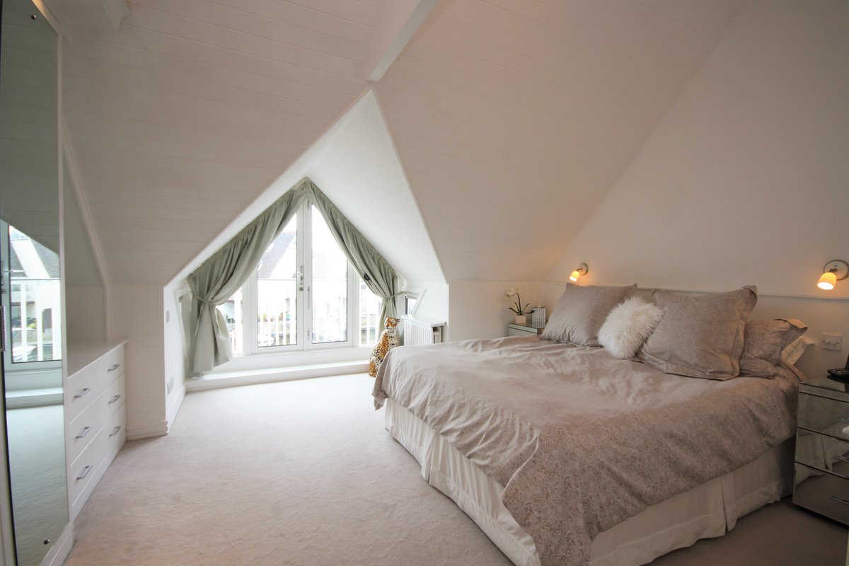 Denisons's tweet photo. Luxury Waterside Home - Christchurch - £1,250,000
Immaculately presented home, with it's own 9m Mooring
Call 01202 484748 for more info https://t.co/13cqUDpz4K