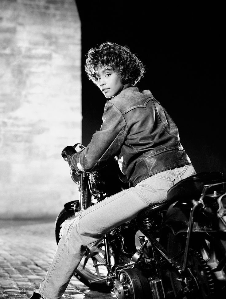 Happy Birthday to Whitney Houston !! 