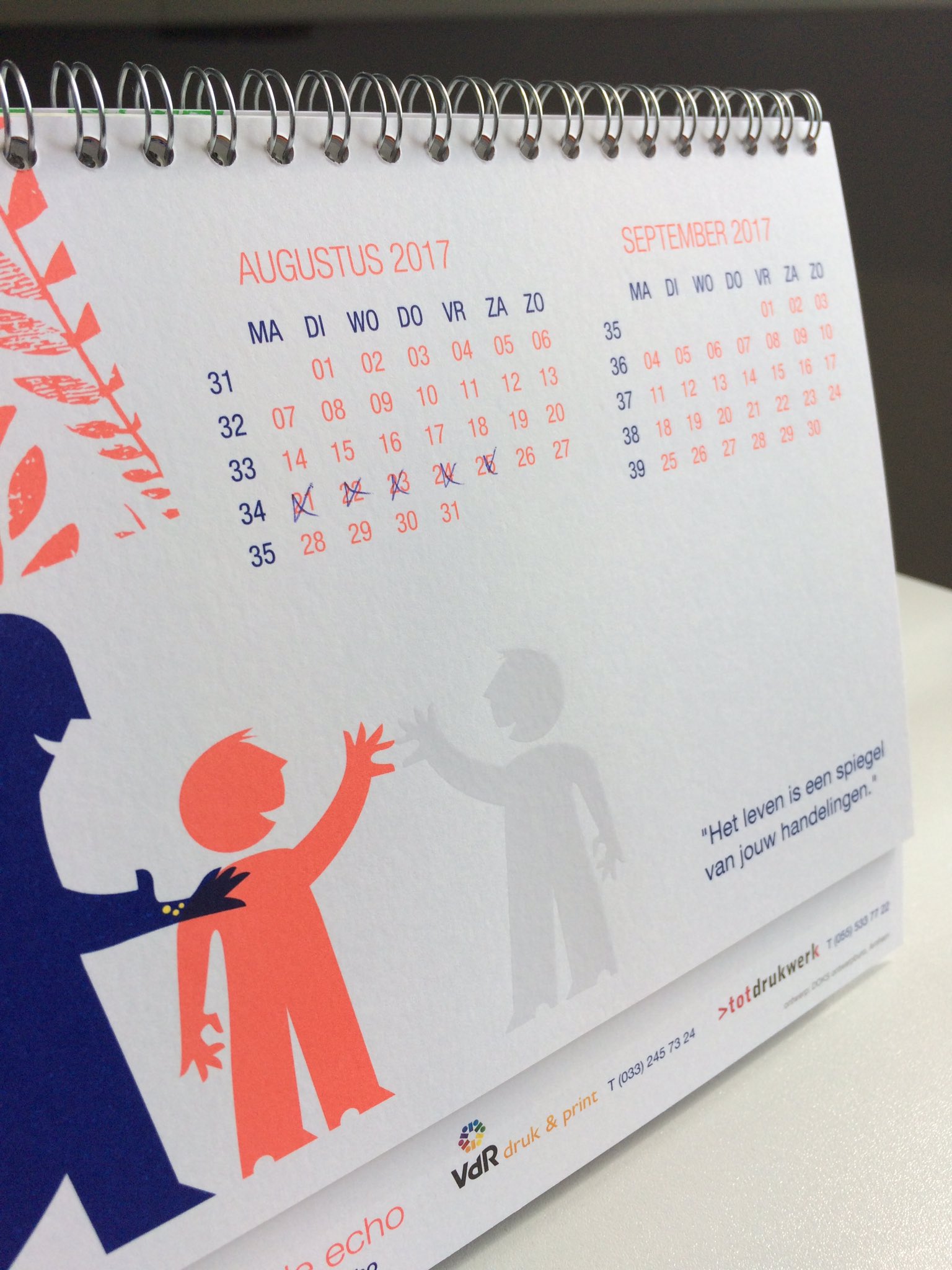 Vdr De Drukkerij בטוויטר Het Leven Is Een Spiegel Van Jouw Handelingen Wie Goed Doet Goed Ontmoet Spiegel Op Onze Kalender Is Plaatselijke Uv Lak Op Offset Https T Co B8dzyp35hh