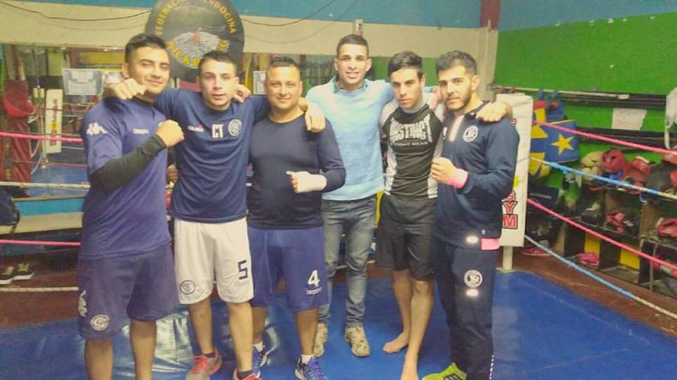 filialvh's tweet photo. #CSIR Que mi banda tenga aguante si pinta los guantes 👊✌ #FilialVH agradece formalmente #FederacionMendocinaKickBoxing #KICKBOXINGVH #BOXVH https://t.co/tG6g2r6wFo