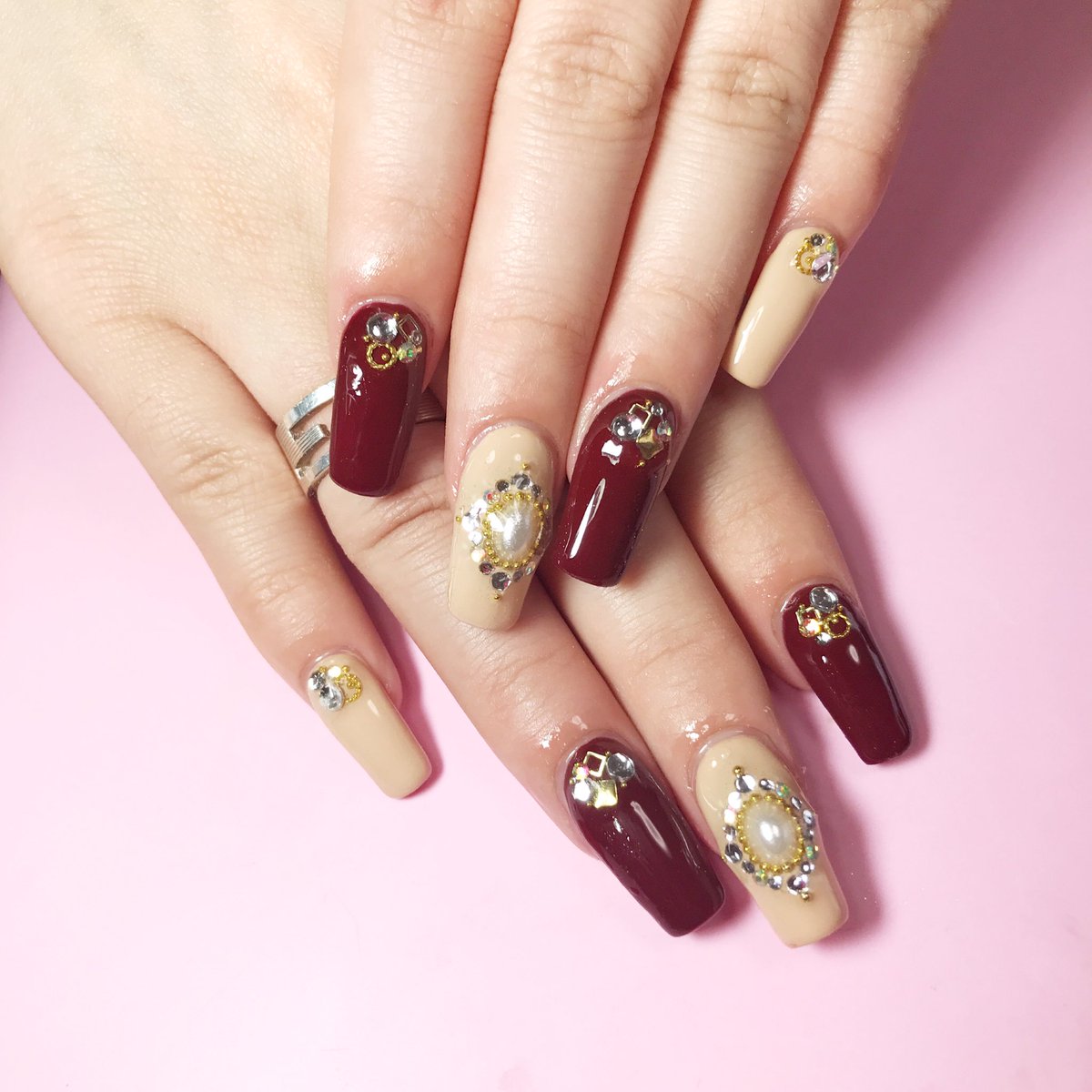 Haruka Nail りおちゃんネイル 早めの秋カラー可愛すぎるっ やっぱりボルドー安定に可愛いっ またきてくれてありがとう またお待ちしてますっ Haruka Nail りおちゃんネイル 早めの秋カラー可愛すぎるっ やっぱりボルドー安定に可愛いっ またきてくれてありがとう またお待ちしてますっ