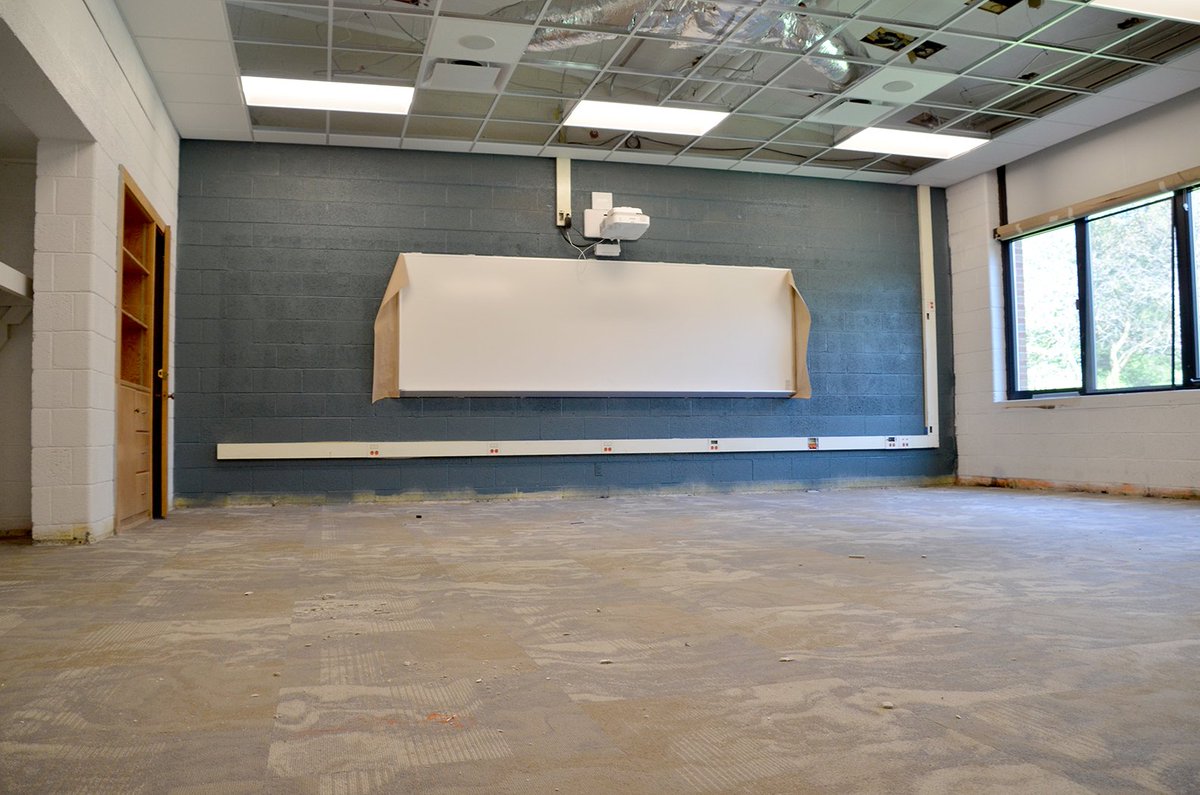 Berkley Schools Mi On Twitter Classrooms At Burton Rogers Ams