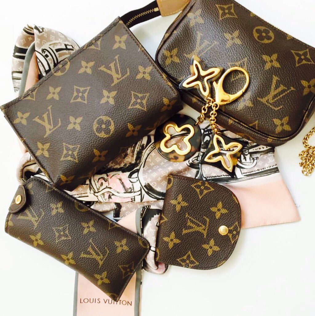 DChicTrades's tweet photo. HANDS-FREE HEROES: Your can’t-do-without accessory – Louis Vuitton headlines our edit of ways to upgrade your wardrobe. 
Sell. Shop. Repeat. https://t.co/WUzvpiUEA1