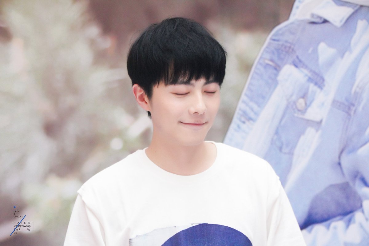 mingwang_bar's tweet photo. 💕170729 Nanjing Fansigning

I wish that I can rewind the time, be your classmate since primary school. 🙄

#LeoLucas #明望 #밍왕 #杨业明leo #姚望Lucas https://t.co/wrDKr2rQEk