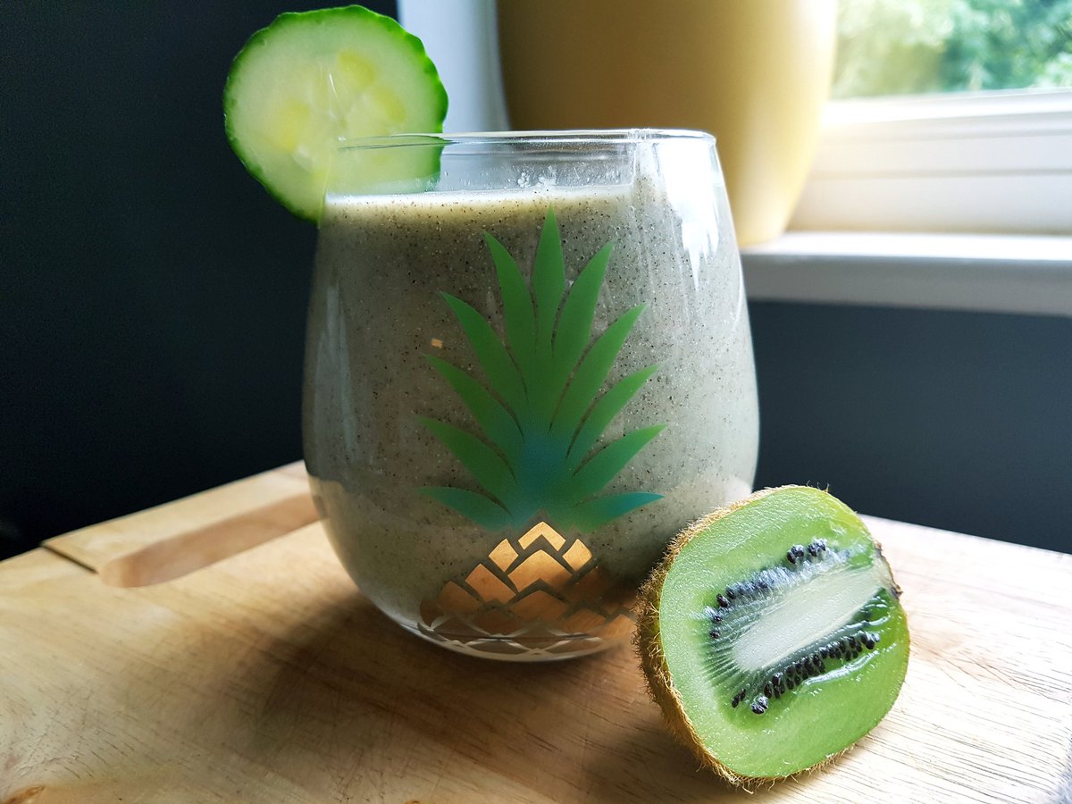 JuiceeBeets's tweet photo. Cucumber &amp; kiwi smoothie! Tastes so fresh! #startthedayright #hydrate #smoothie #goodnessonthego #mancmade #fresh #juiceebeets https://t.co/xJz7vpyMls