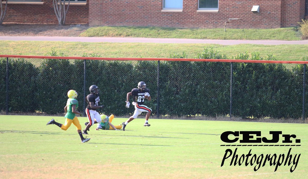 CarlEdmondson's tweet photo. Ensworth High School freshman Bryce Edmondson on his way to paydirt! #2021RB/DB https://t.co/kFr30yzmgp