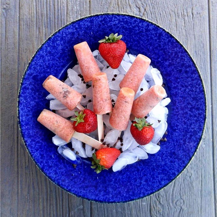 agardeningcook's tweet photo. These yummy popsicles are made with watermelons.  Beat the heat with #frozenpops https://t.co/4sllOe1X7m #foodie #foodgawker #desserts https://t.co/5aoryJXXVk