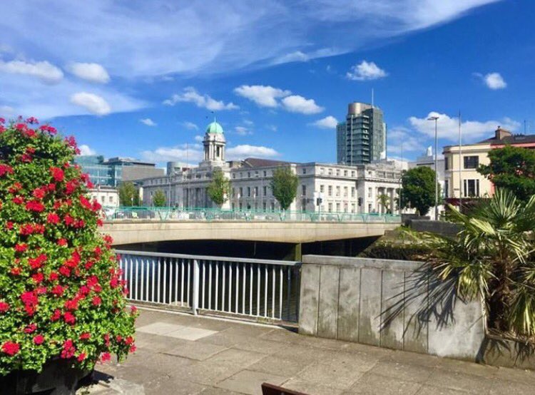 Beautiful shot of City Hall and the Elysian taken by #jmoppel #hellocork_ 
#cork #corkcity