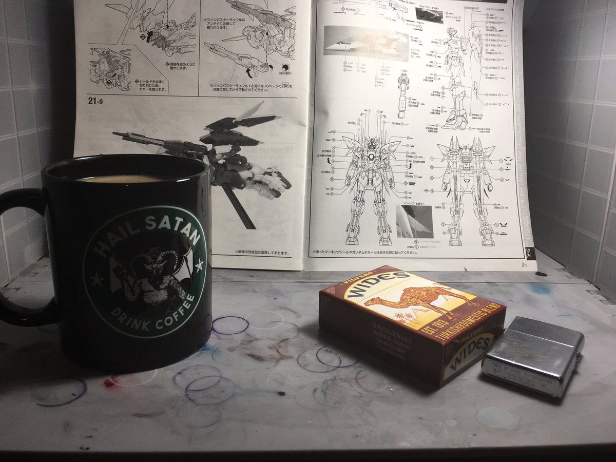 solid_XIII's tweet image. Great way to start the day #gunpla #coffee #protozero