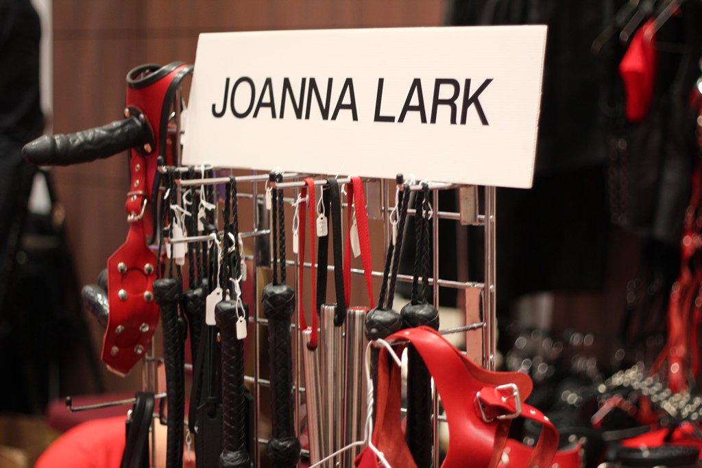 Joanna_Lark's tweet photo. Retweet if you met me at London Fetish Weekend last year at LAM! #fetishmarket #yearback https://t.co/ZvZLMtaVbd