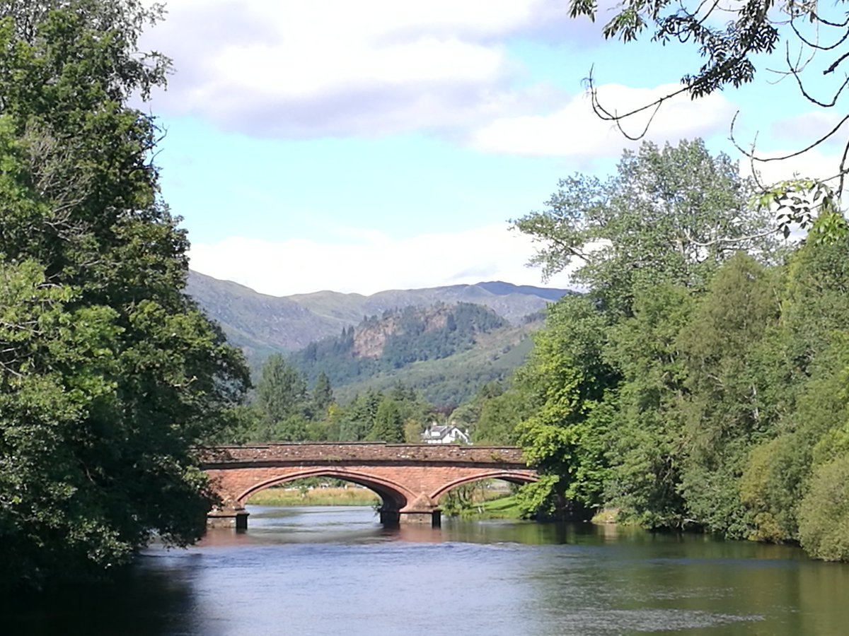 StirlingLibs's tweet photo. Sunshine today for launch of #CABJobClub at #CallanderLibrary @StirlingCAB @StirlingCouncil #librariesmatter #digitalskills #employability https://t.co/wLuDUvcTeG