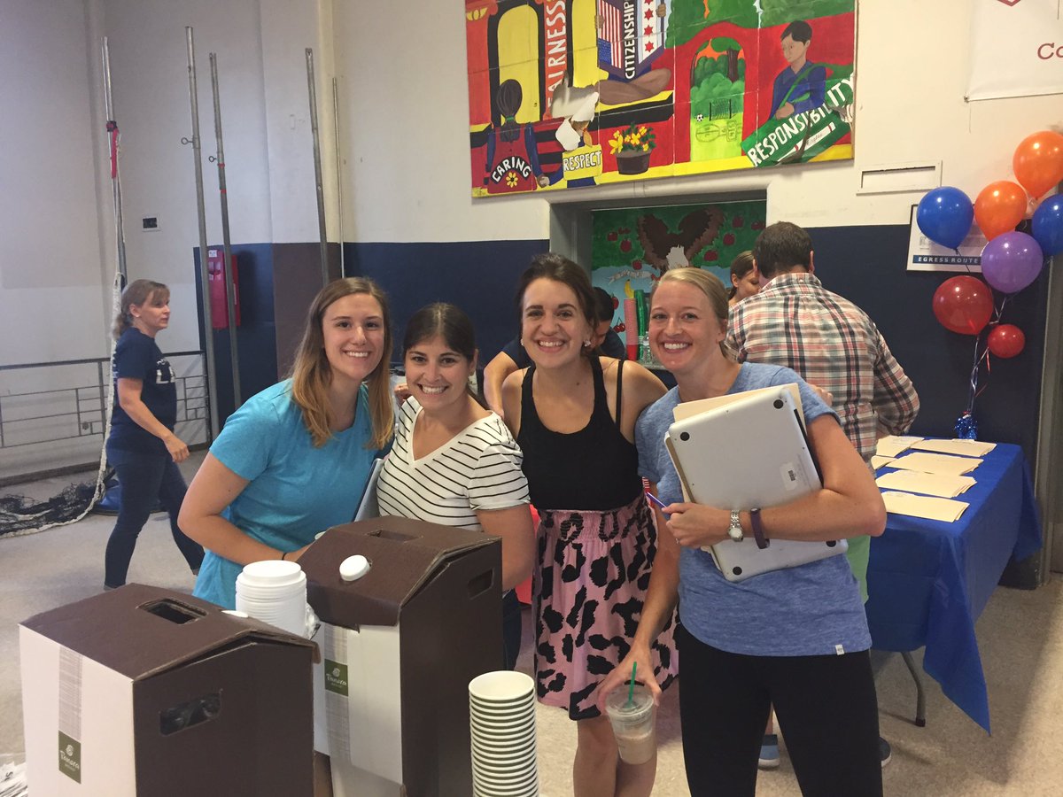 jlferrari128's tweet photo. Good vibes @Distinctive_Edu CICS Bucktown this morning! Welcome back staff! It's gonna be a great year! #dspride https://t.co/b48JOWUW0s