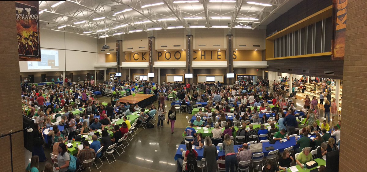 JohnJungmann's tweet photo. Energy is high this morning as 1000 @officialSPS educators gather for #ignitesps Year 3 Kickoff #growingtogether https://t.co/eQCmgrntN2