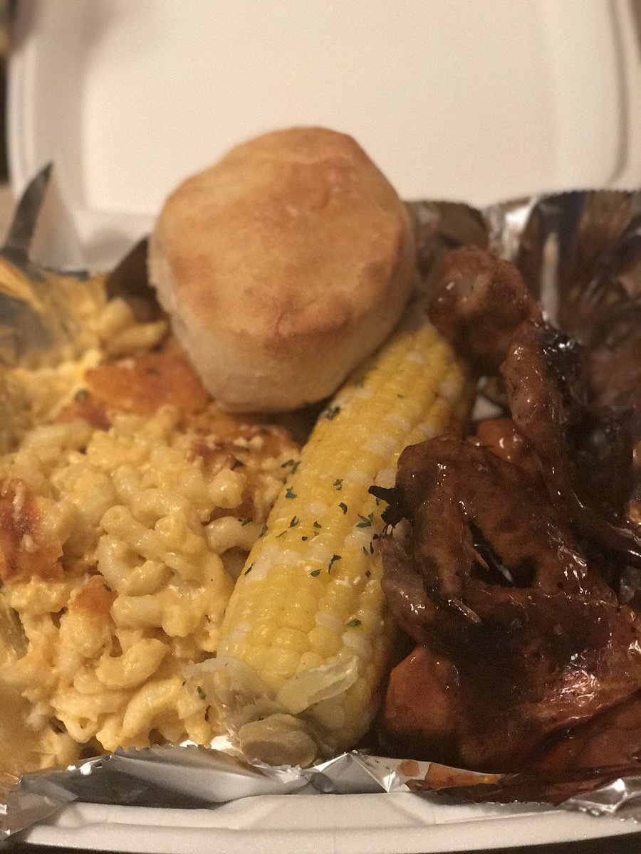 __lilgem's tweet photo. My name is Morgan Iam an aspiring chef/cater from Cleveland,Ohio please RT this as for my future clients could be in your timeline 🤞🏾👩🏿‍🍳💙🙏🏾 https://t.co/sTFj3LJhNb