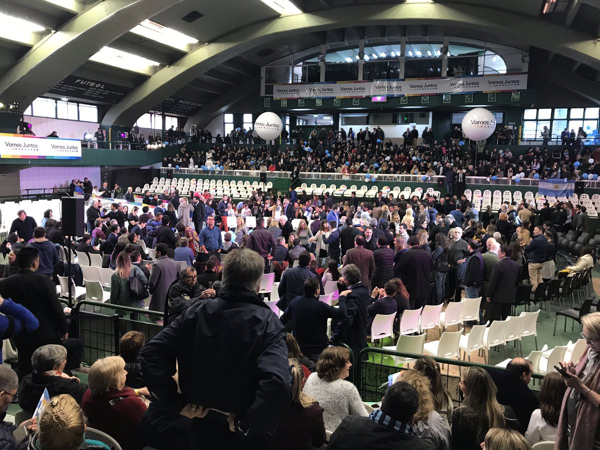 EaSantamarina's tweet photo. Ya estoy en el cierre de campaña de @vamosjuntos para apoyar el cambio que empezamos juntos! #VamosJuntos https://t.co/EUQ8RVlxxR