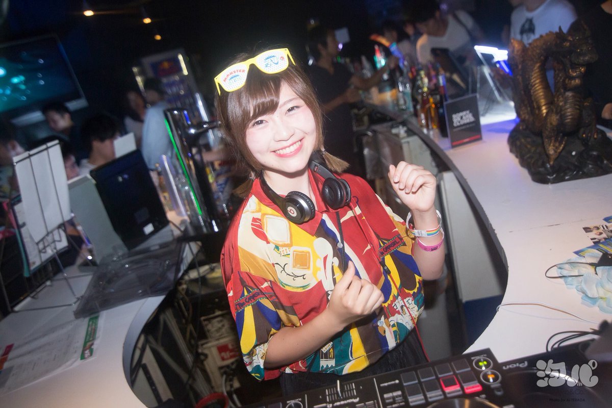 TropLoveJP's tweet photo. 【☁️泡パ フォトレポート☁️】
1F BAR FLOORをトロピカルラブがジャックした8月5日「泡パ トロピカル」の模様をレポート👋🏻
泡パは次回8月19日に渋谷asiaにて開催！
トロピカルラブMIXは8月12日にリリース予定🔜
https://t.co/AhAWbReX1Z https://t.co/fbA9vByTjH