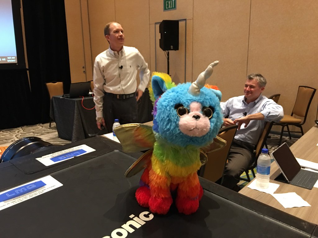 atdusten's tweet photo. #JKitty #JNPRTechSummit #JNPRTech2017 https://t.co/pY1KQm9QTu