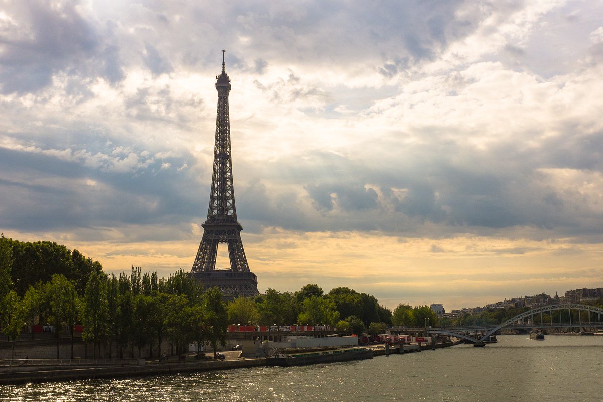 Plan de modernisation de la #TourEiffel @vivreparis vivreparis.fr/tour-eiffel-un…