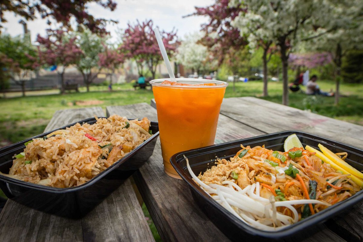 Lunch ideas? We took our Chicken Pad Thai and Tofu Garlic-Basil Fried Rice out for a stroll and washed it down with some Thai Iced Tea!