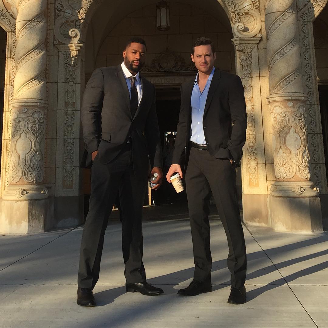 Bouchareb05's tweet photo. Dashing in suits too !! #OneChicago #ChicagoPD #KevinAtwater #JayHalstead #BadassCops #LoyalPartners #TrueFriends #GoodMen ๐๐ https://t.co/4qwkdvu8Ig