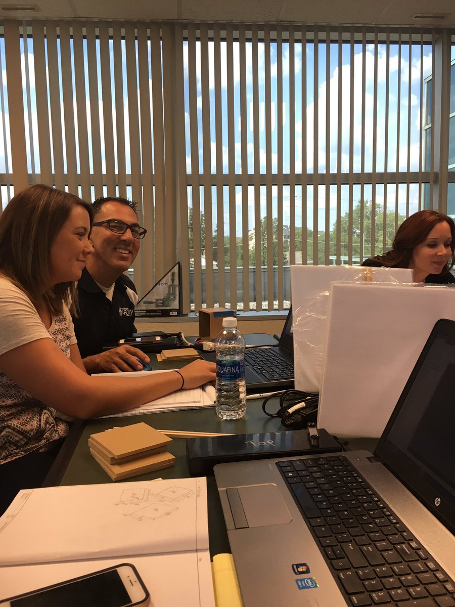 MoranMath's tweet image. Working hard assembling our Automata! #pltw #PLTWCT17 @TPachera @MoranMath @PHNMsRoach #1PHASD