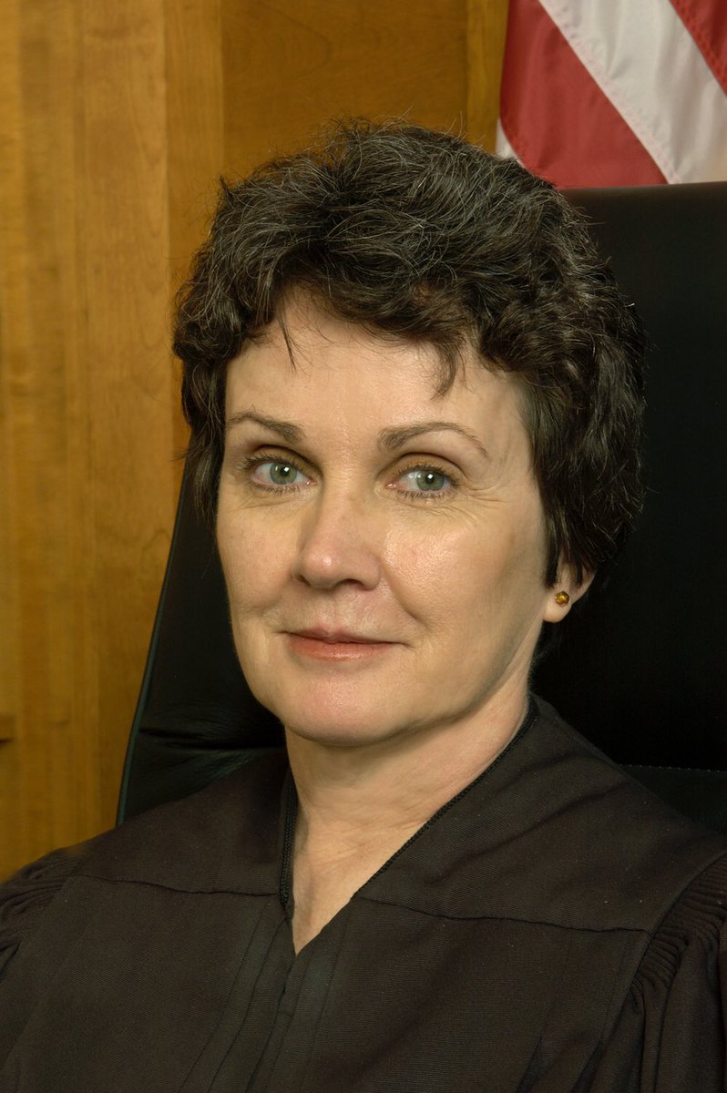 NYSAppeals's tweet photo. Linda Stewart Dalianis was sworn in as 1st woman Chief Justice of #SCONH on Dec 15, 2010 #WomenJusticeDay #WomenJusticeWeek https://t.co/qAUqf5ErhL