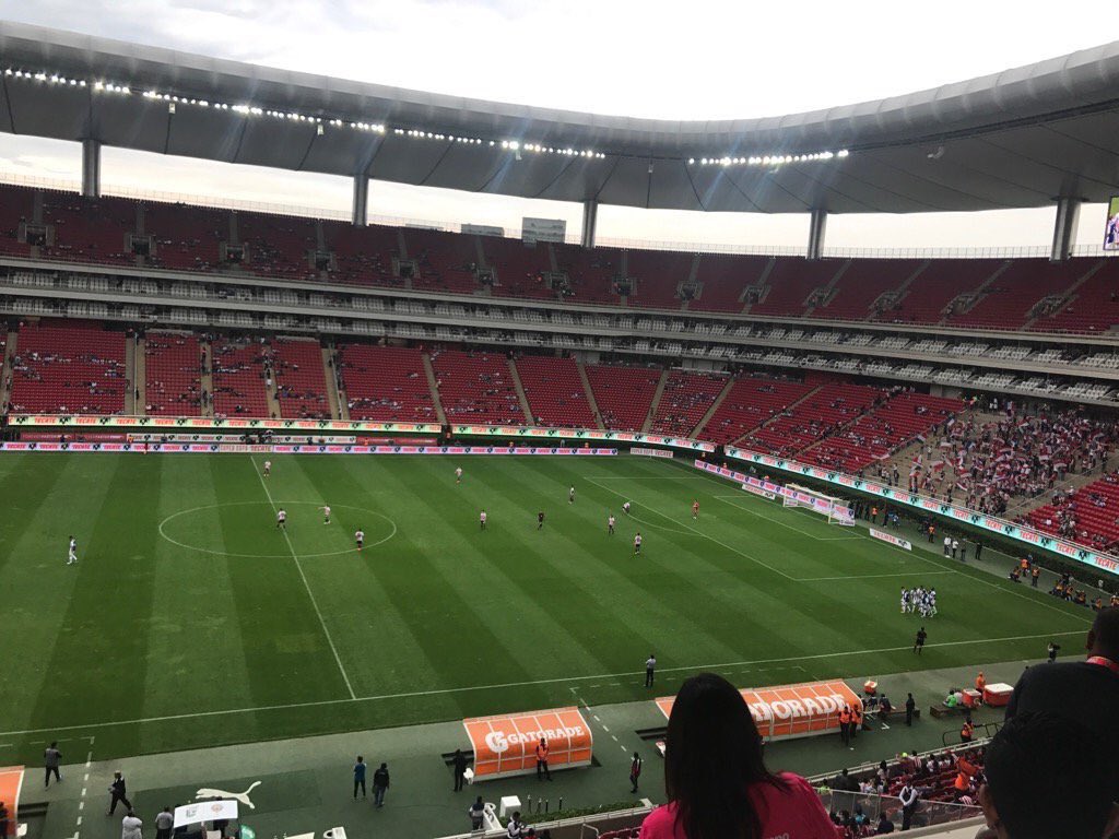 😂😂 ahora que escuche a los tolucos creo que los chivos van a cantar su nueva porra " zona A que se paren las butacas jajajaa " 😂😂😂