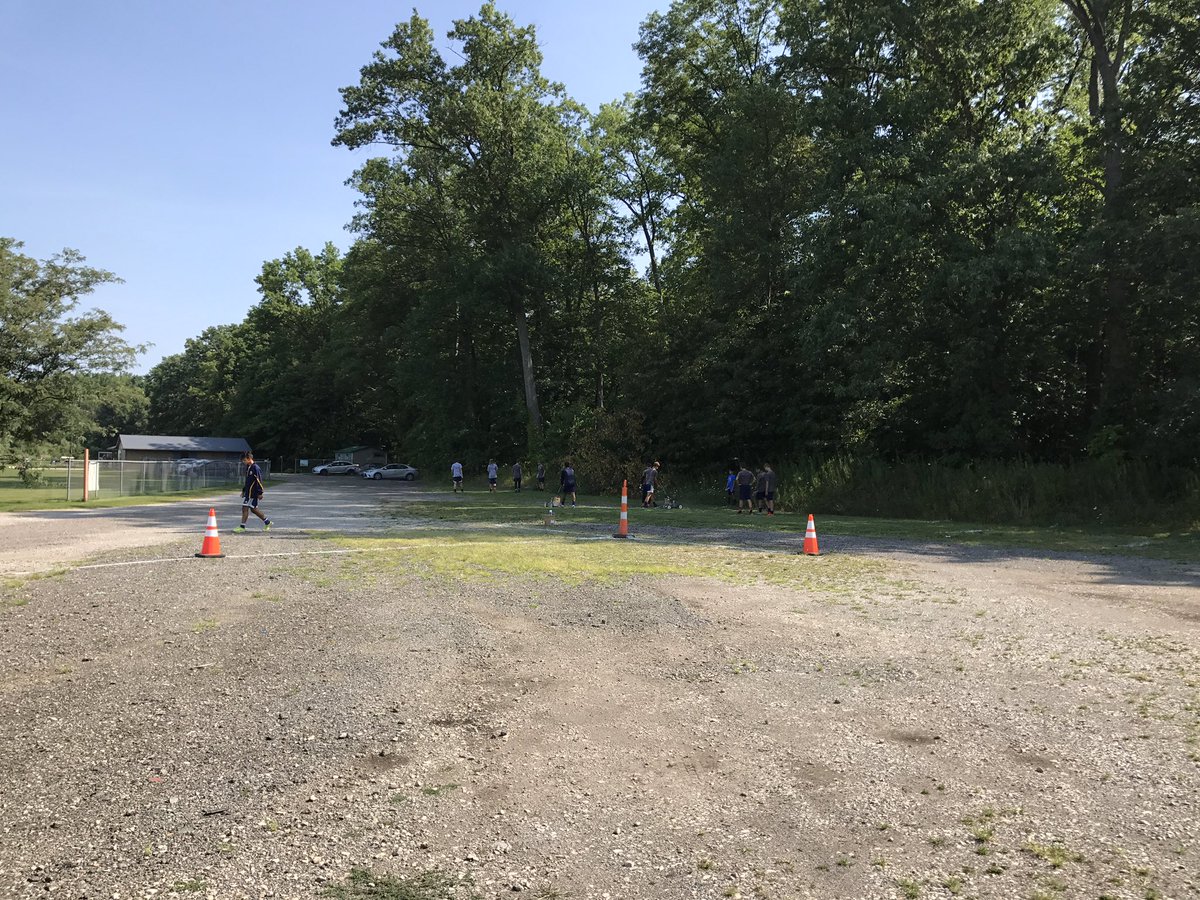 NRHSMensSoccer's tweet photo. Thanks to all of our #NRHSMS⚽️players who stayed after training to paint the parking lot! Proud of you!#LifeOfService #WErNR #Brotherhood https://t.co/fYzQPK9BQS