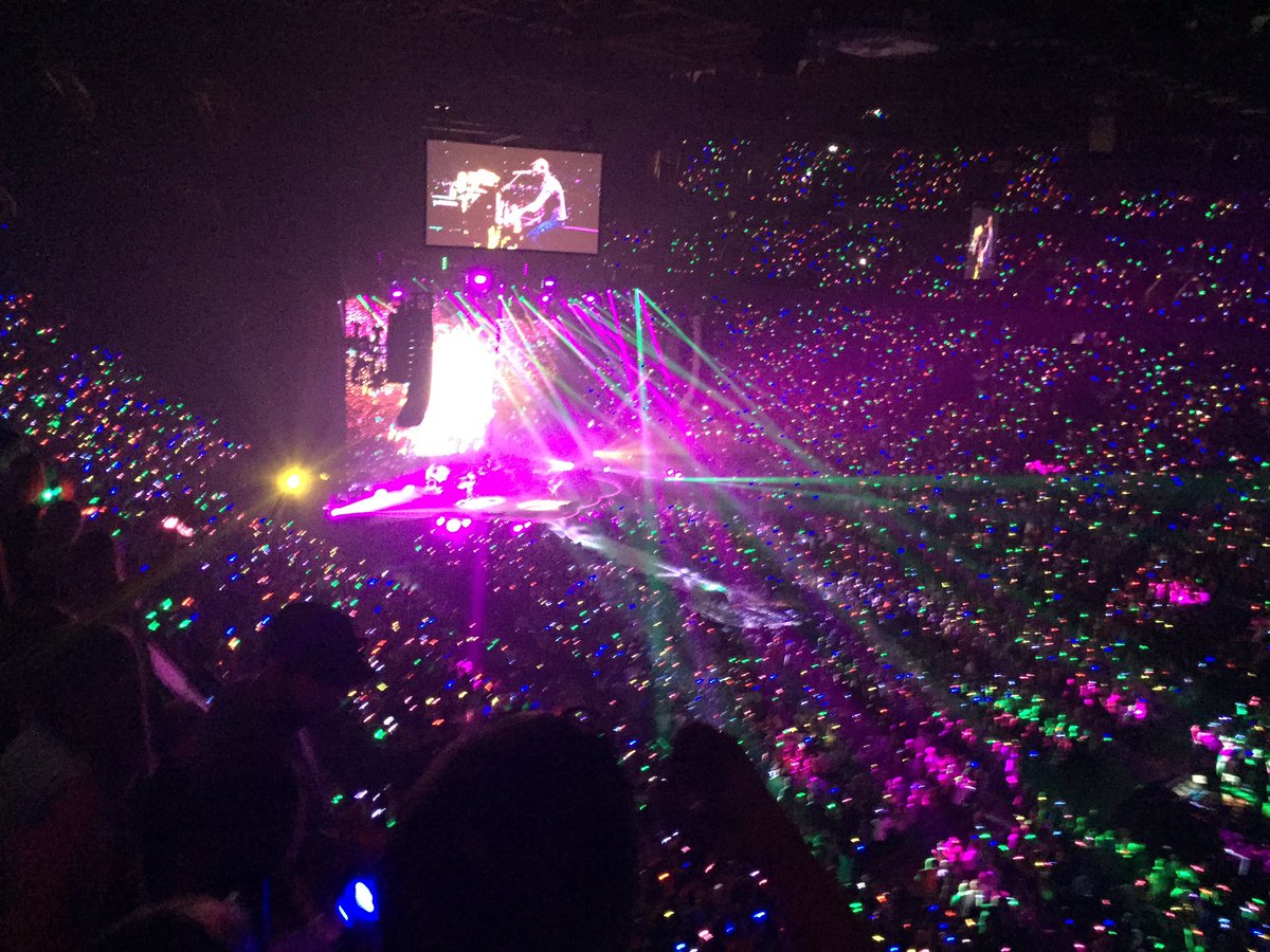 AndrewCulberson's tweet photo. #evenkoexperience #coldplaymontreal What an amazing concert experience. Best birthday present. Thank you, Chris Martin, for all the music! https://t.co/lqZlAAb70y
