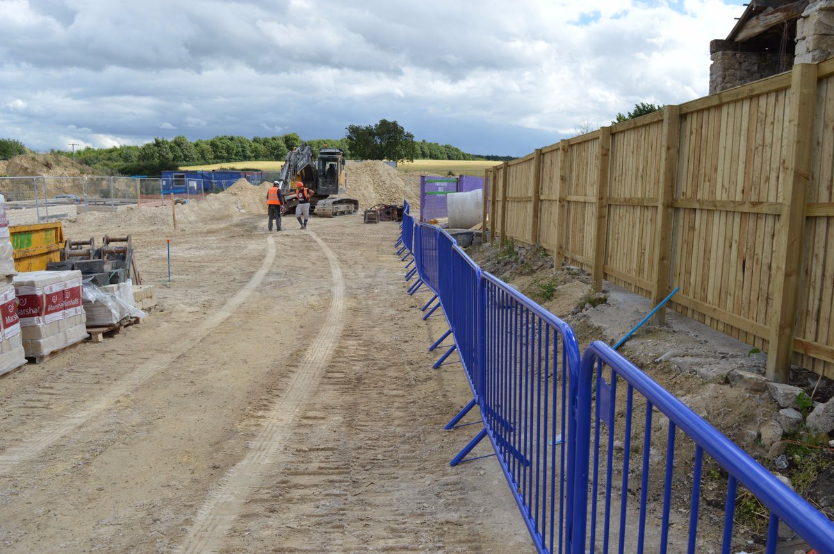 ApplebridgeCL's tweet photo. #New #luxury #housing #contract with Mandale Homes in #Leeds #Micklefield inc #roads #sewers #plotworks #Section278 works &amp; #externals https://t.co/X1KNgoqcIt