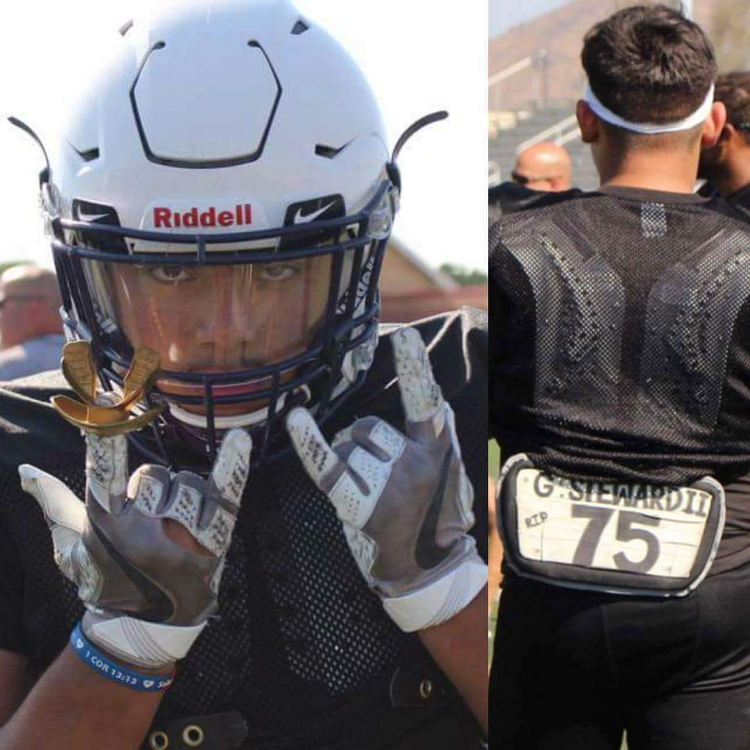 6ft_Amazon's tweet photo. Thank you cousin! ๐ Here's to a great season for #JHHSFootball ! #Steward75Forever โค๐๐ช๐ #AlwaysRemembered #GeorgeAndSabrina ๐โค๐ข https://t.co/G2sb3TGD0t