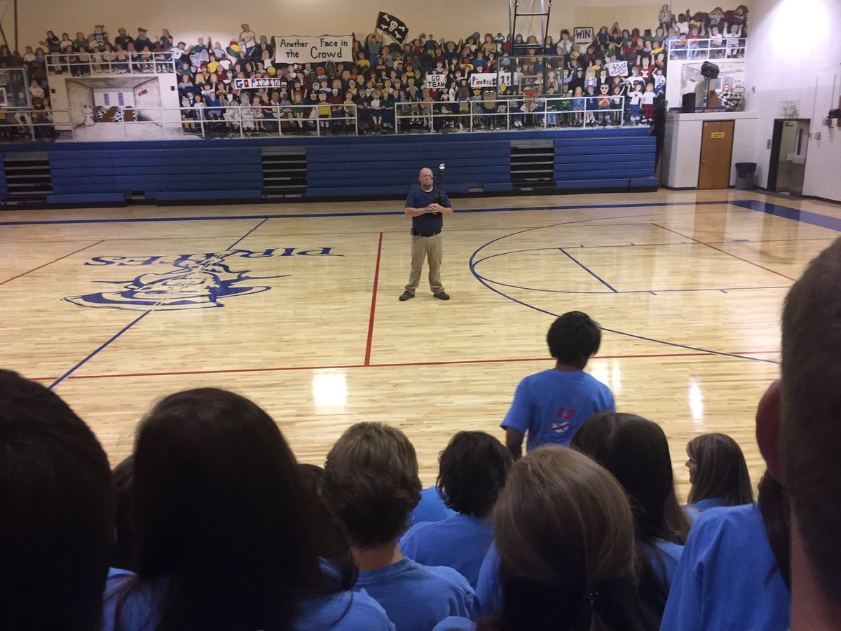 AndyCarpenterEd's tweet image. Alternate view of the @pizitzmiddle faculty picture.