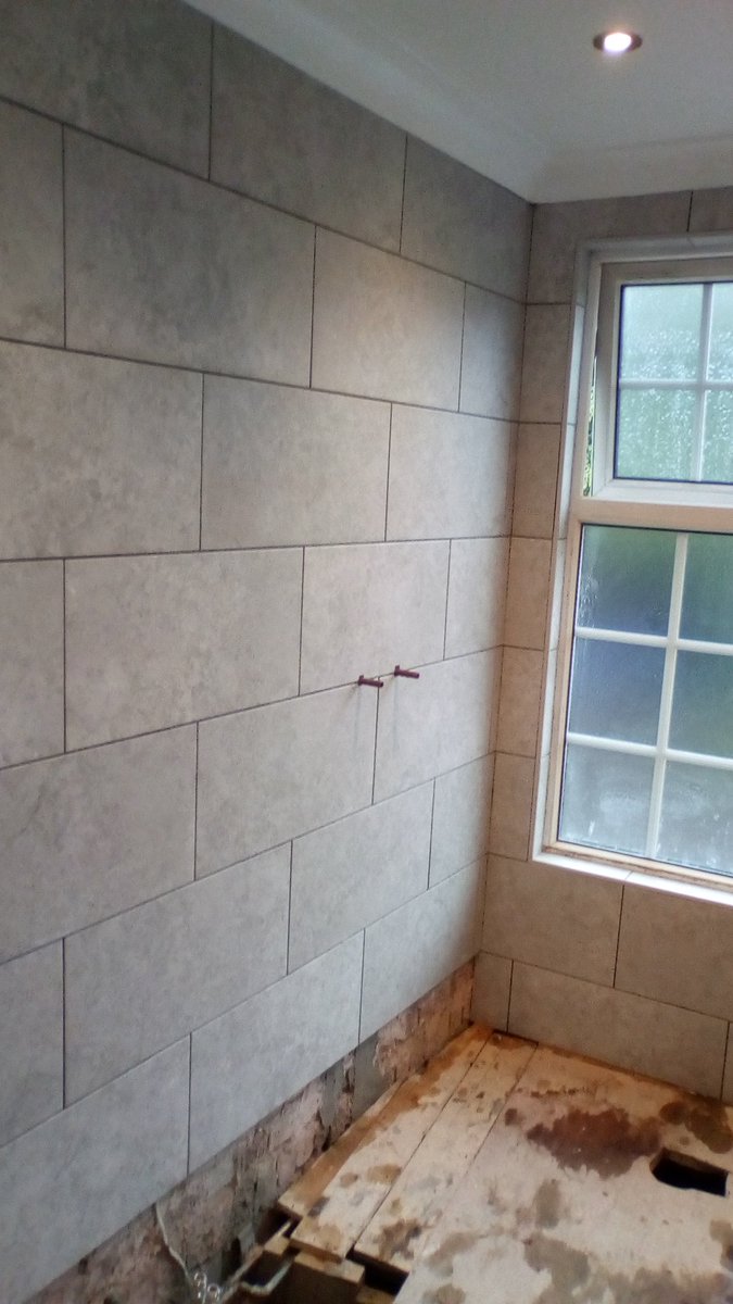 JBathroomsHerts's tweet photo. Day 4 Jbathroomsherts tilling done plumbing in for shower happy days https://t.co/dUxhtg66h5
