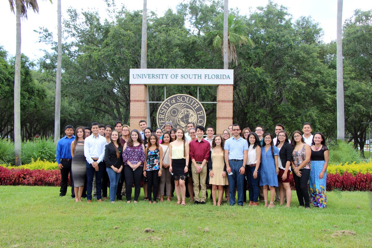 USFFSO's tweet image. USF Latino Scholar Awards-8/17! Thx sponsors @floridalottery @CENTROtampa @TelemundoTampa @UnivisiontampaB @FrontierCorp @TB_Times La Gaceta