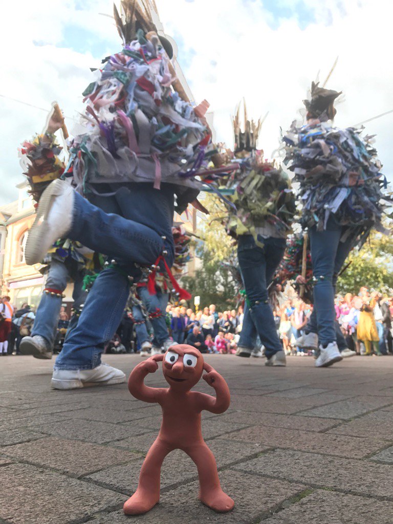 I'm a total fan of <a href="/BedlamsRhodens/">Shropshire Bedlams</a> but <a href="/AmazingMorph/">Morph</a> isn't quite so sure <a href="/sidmouthfolk/">The Sidmouth Folk Festival</a> #Morph