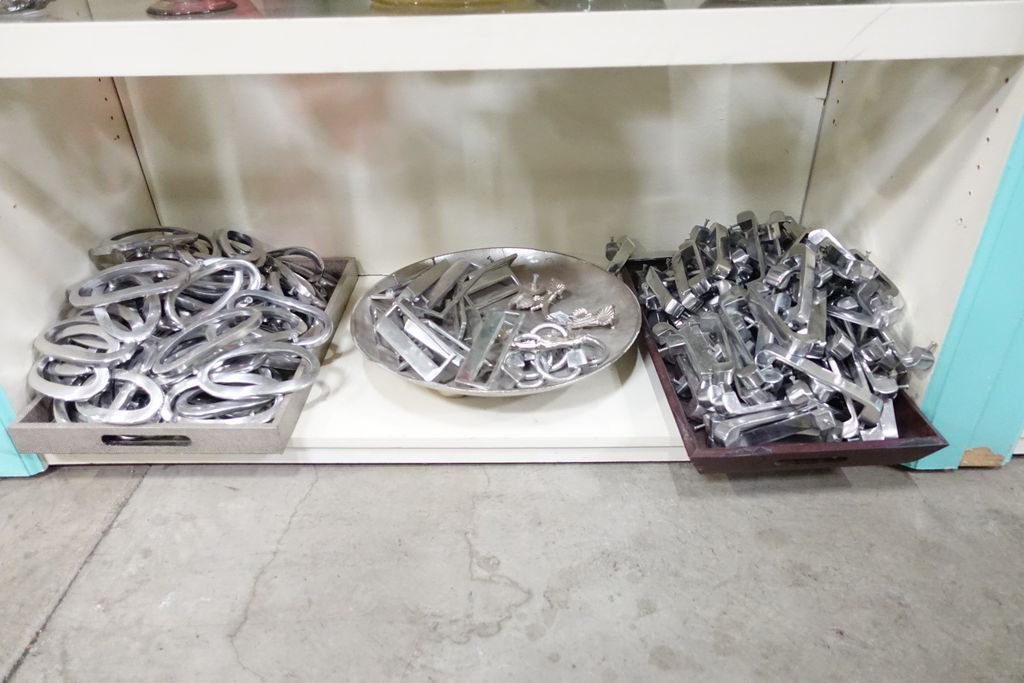 TICweb's tweet image. Looking to get a handle on some handles? Come down to #TheImportCollection's warehouse and find the right drawer or cabinet handle for you!