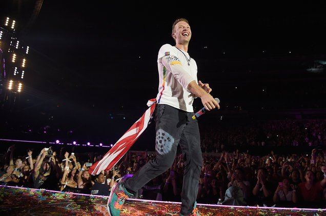billboard's tweet photo. Samsung and Live Nation to live stream Coldplay's tour in virtual reality https://t.co/eayjXRHJn6 https://t.co/OFrvWh5Imx