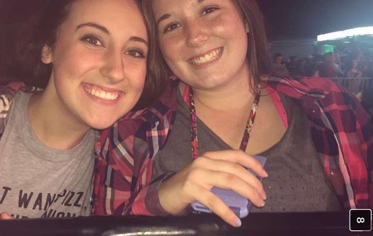 lindsay_gurleyy's tweet photo. Happy Birthday to my forever bestie!!! Love you so much💜 #linsky @skylarkinsley https://t.co/UezBmf66Ns