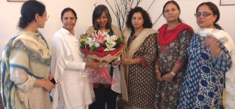 srirambjp's tweet image. With Mahila Congress, no it wasn&apos;t political. 

(Pic credits: amarujala aug9)
Appeal: No misogynistic responses pls 🙏