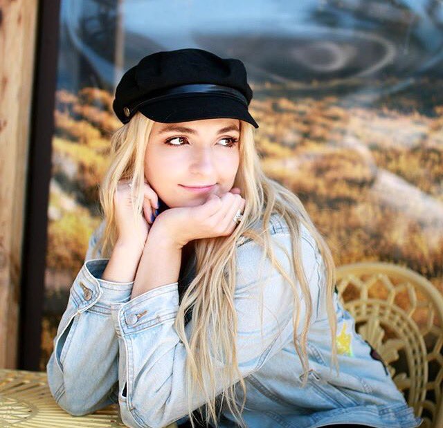 Happy Birthday Rydel Lynch!           we love u so much!  