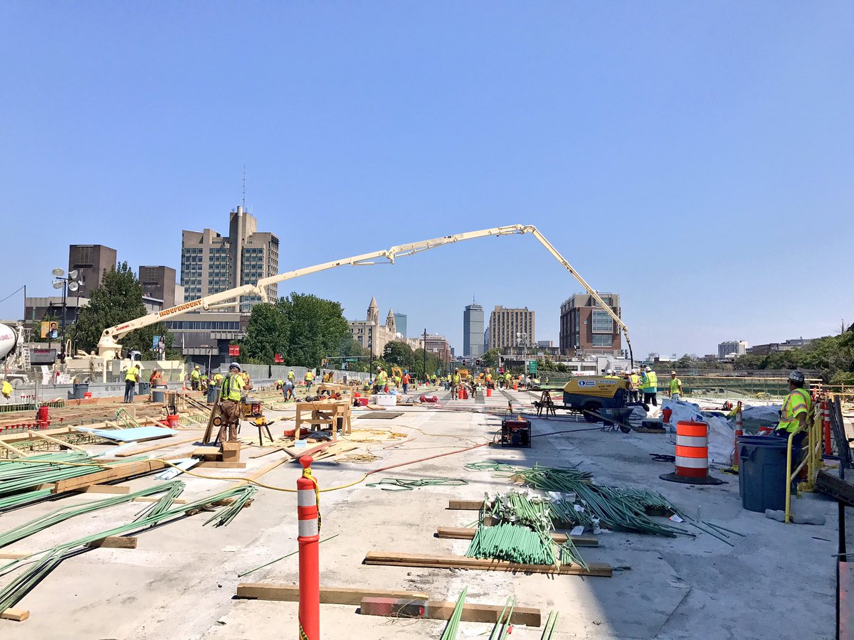 pmarvin123's tweet photo. Scene of work at @MassDOT #CommAveBridge project in Boston. Concrete deck on eastbound side of bridge being worked right now https://t.co/JeK8Q1xs3A