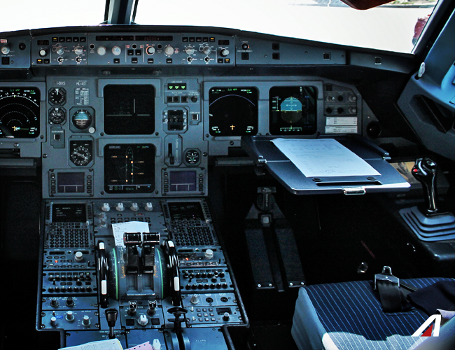 Alitalia's tweet photo. La vista da qui è davvero unica, ma in quale cockpit ci troviamo? Indovina l'aereo e sali a bordo ✈ https://t.co/NSObxJehfj https://t.co/ekaEkVvCI1